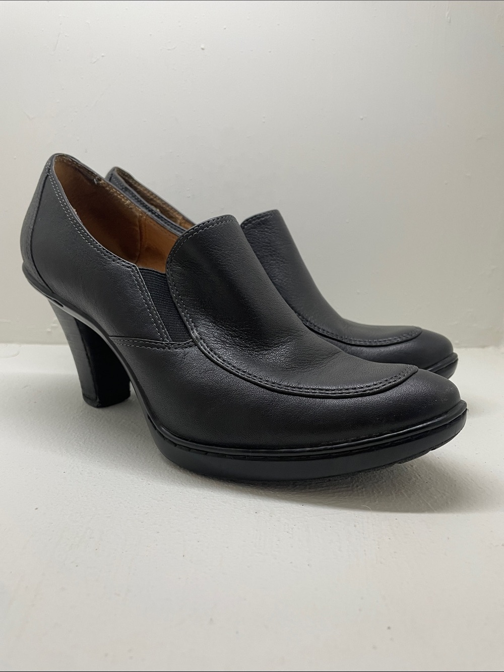 Sofft Black Leather Heeled Loafers